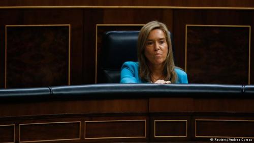 أستقالة وزيرة إسبانية بسبب إتهام زوجها السابق بتلقي رشوة