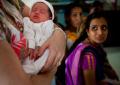  بريطانيات يستعن بأمهات بديلة من الهند ﻷنجاب أطفالهم