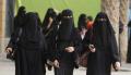 مديرة مدرسة سعودية تدعوا الطالبات لخلع الحجاب