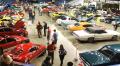 دبي : موظفو معرض للسيارات يستولوا علي عشرات السيارات